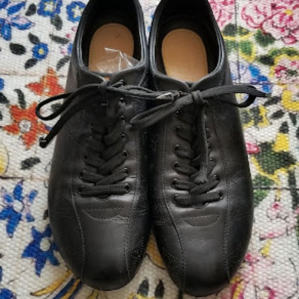 Authentic Louis Vuitton Black Leather Sneakers EU 37.5
